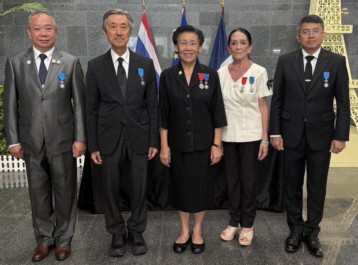 SPICHAI2's tweet photo. 🇫🇷🇹🇭 Un honneur de contribuer à la fondation de l’ONM-Thaï pour faire rayonner près d’une centaine de lauréats thaïs depuis 1991. En 🤝 avec le siège de l’ANAONM, nous partageons nos activités et faisons vivre l’amitié 🇫🇷🇹🇭🤝✨@FRenThailande @LegendusEst
#ONMThaïlande #ANAONM https://t.co/1pnFiydj6s