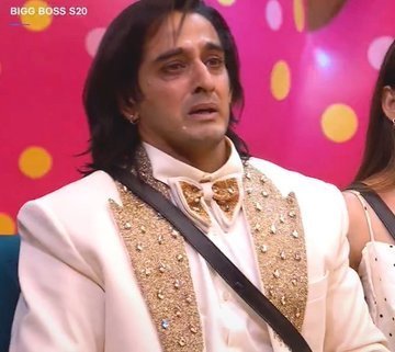 Ofcourse_janu's tweet photo. The Art                                           The Artist
#ScoutOP #BiggBoss20 https://t.co/Ew8weY7cp7