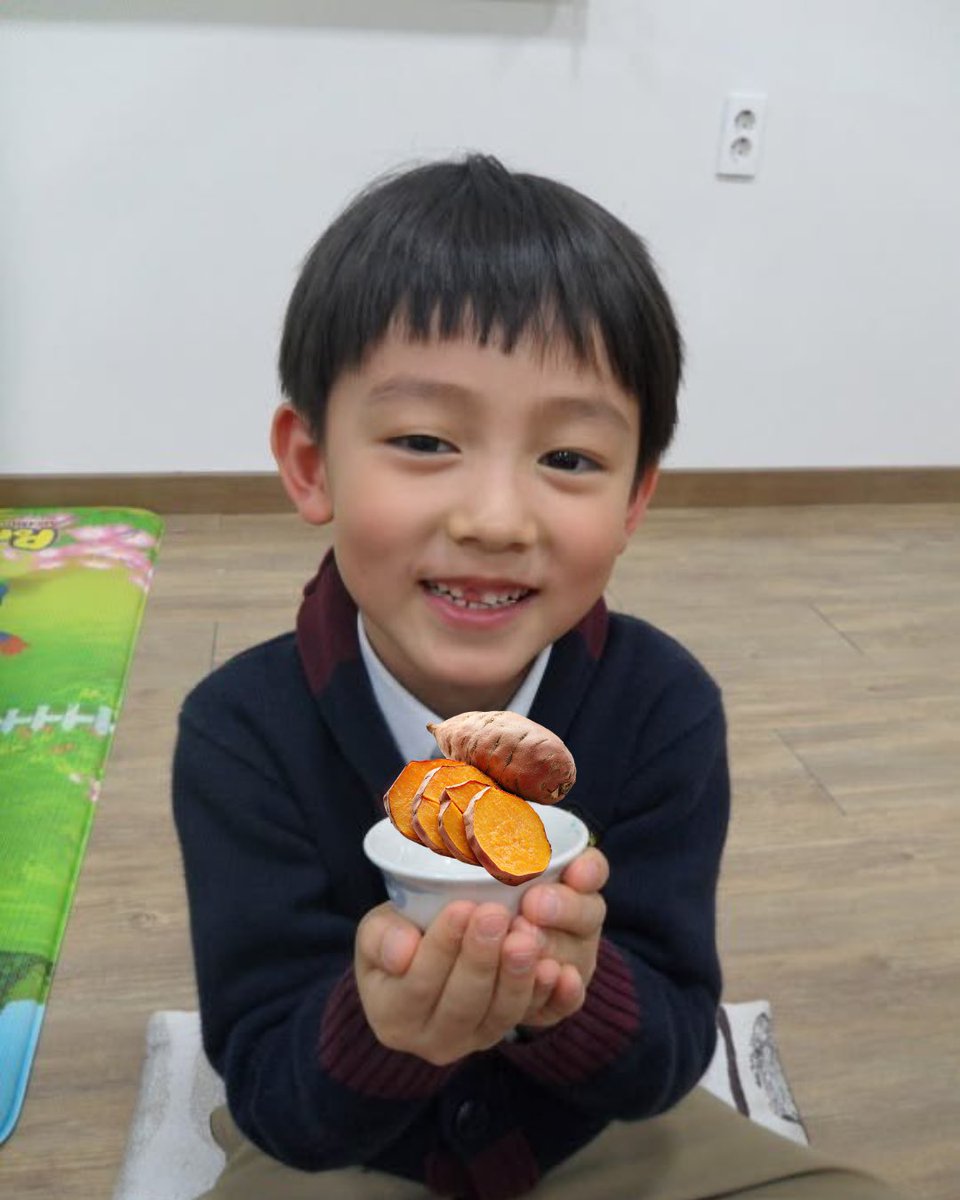 forseanhyeon's tweet photo. DIA TUH LUCU BANGET SUMPAH PENGEN GW GENDONG😭😭😭😭😭TRUSS GW JAHILIN SMPE NANGIS ABIS ITU GW KSIH ES KRIM BIAR DIEM😭😭LUCU BGT ADEKK KEMASAN MINI GEMESNYA NATURAL BGT😫💗my dd keju ubi ompong🧸... KECIL KECIL IMUT GT LOHHG PAHAM GK SIH KYK PENGEN GW KUNYAH😭😭🧸 https://t.co/1ZKCYw3STX
