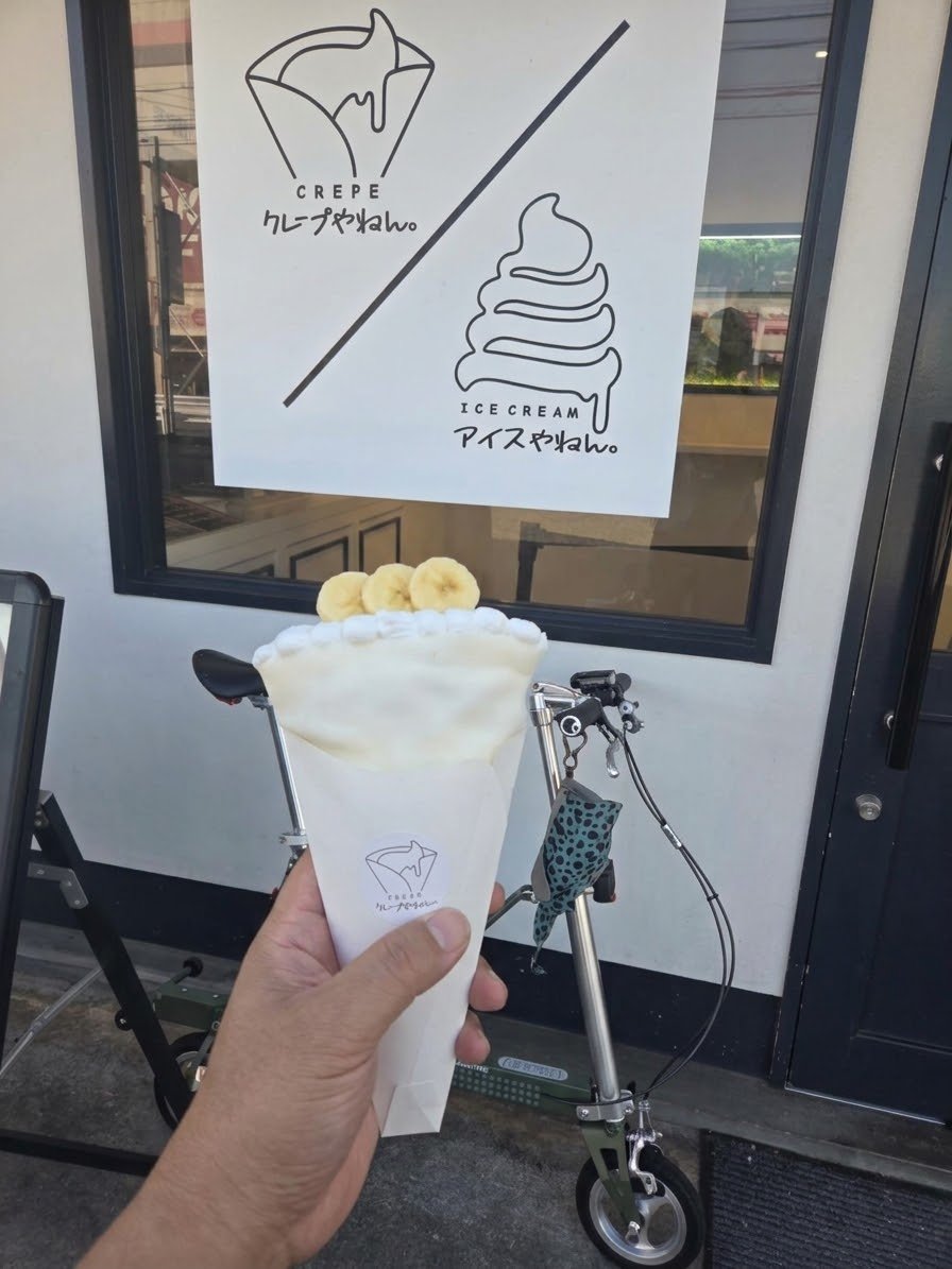 ibusigintouri's tweet photo. 白いクレープがあると聞いて駆けるクレープ大好きアラフィフ🚴
オリジナルのもちサク生地で美味かった✨
5kmの道のりはキャリーミーでは10kmの感覚💦
#東加古川 #クレープ #Carryme https://t.co/VU885sWjuf