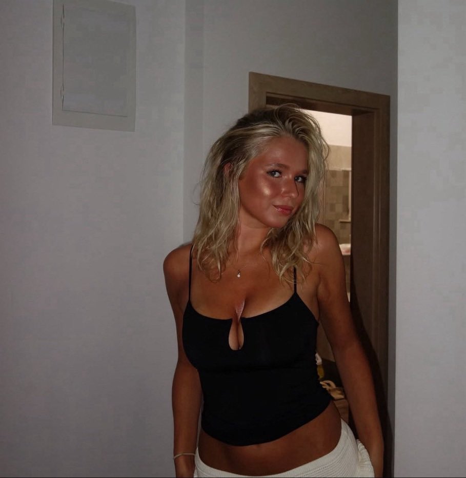 bopsnonstop's tweet photo. SUBMISSION
Face: 9.5/10
Ass: 8.5/10
Tits: 10/10
Body: 9/10
Tight: 9/10
OVERALL: 9.25/10

DM to submit ur irl https://t.co/eGWtMxiyXY