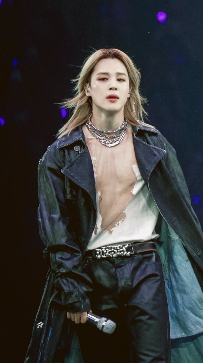 FuriousTrusted's tweet photo. BREAKING NEWS: BTS’ Jimin made history on the Billboard charts with his solo debut track “Like Crazy,” becoming the first-ever Korean/K-pop soloist to debut at No. 1 on the Billboard Hot 100 in its 65-year history.

He also holds the distinction of being the first and only Korean/K-pop soloist to reach No. 1 on the Billboard Artist 100 chart, marking a landmark achievement in K-pop history.

your answer in the comments! 💬👇

#Jimin #ParkJimin #지민 #박지민 

#디스이즈_지민데이
#오늘의_할일_박지민_생일축하
#지민날_1013_못참지
#HappyJiminDay 
#해피지민데이
#CutieSexyLovelyBrainyJimin
#WithJiminTillTheEnd
#단한번뿐인_아티스트_지민
#매일_지민이를_생각해
#HappyJiminDay 
#해피지민데이