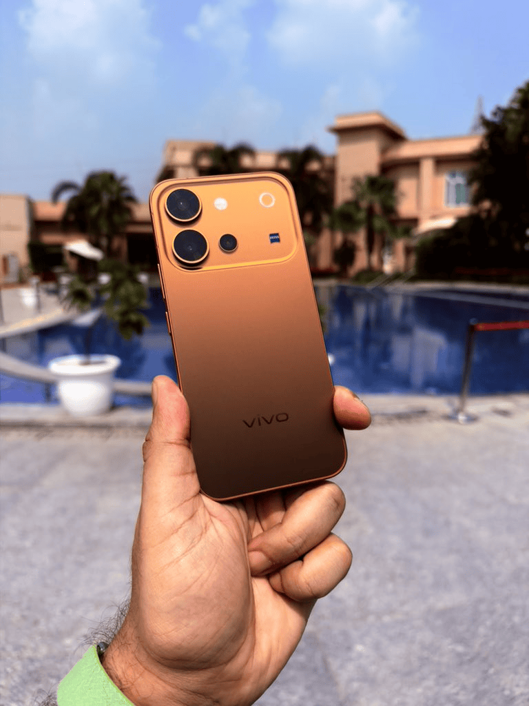 stufflistings's tweet photo. Q7. What is the resolution of the vivo V80 main camera?
A. 23MP main camera
B. 50MP main camera
#winvivoV80 #vivoV80 #MyCinematicMoments https://t.co/UC1a1awzaI
