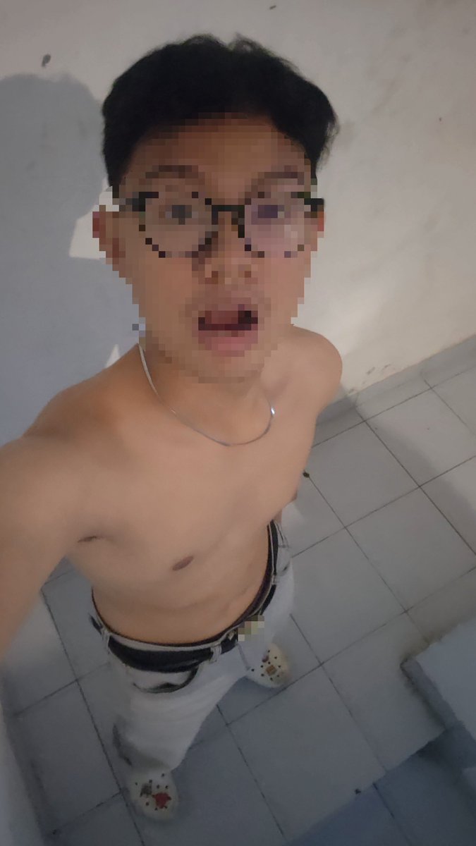 Startnotur2's tweet photo. Jogja panas banget ga hujan" #gayjogja https://t.co/VqYu8Ks2m2