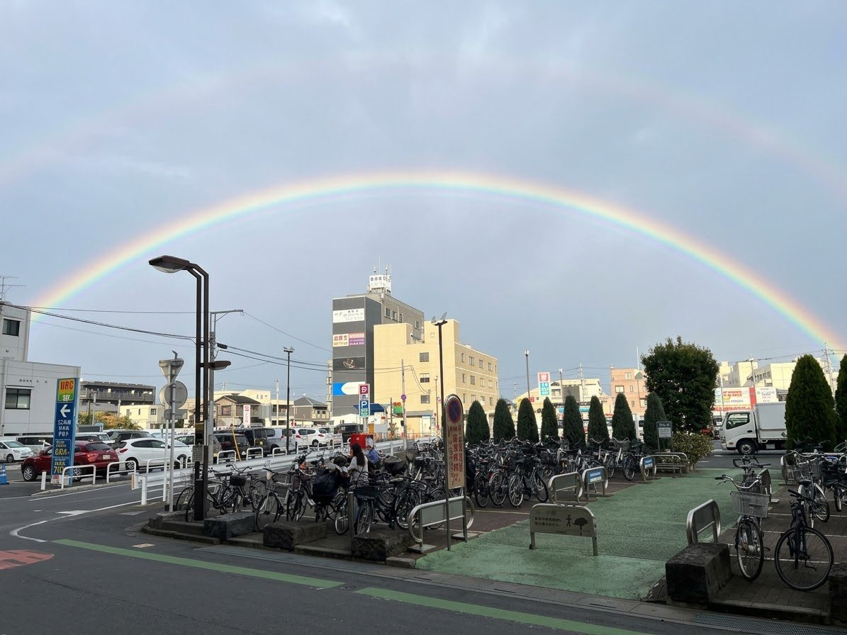 KawagoePortal's tweet photo. 綺麗な虹が出ました❣️

虹のアーチがくっきりはっきり見えます🌈✨

#小江戸川越 
#イマソラ
#川越市
#川越 https://t.co/ArKSQuOHFp