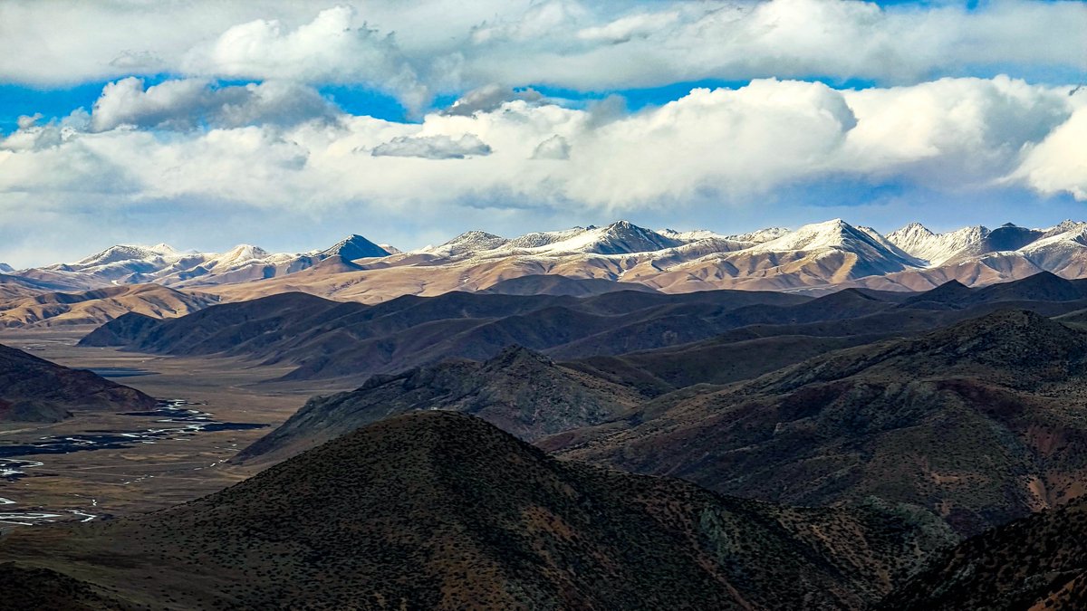DuckD_11's tweet photo. 山 · 脉
西藏
#chinatravel
#beautifulchina
#每日一图
#dailypic https://t.co/F6mpnScfTS