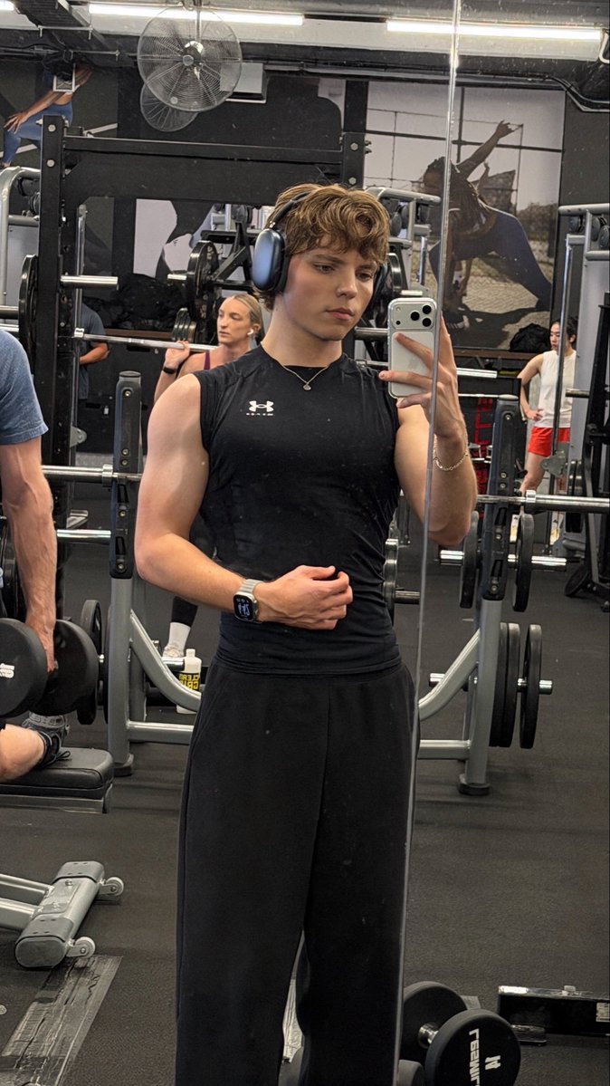 Jacknotina_box's tweet photo. Follow the vein, see where it leads #gym #mlm https://t.co/li3Qlfdsui