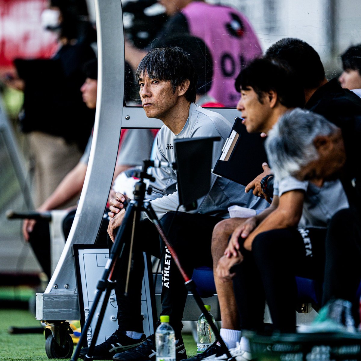 TokyoVerdySTAFF's tweet photo. 𝐅𝐑𝐎𝐌 𝐇𝐄𝐑𝐄.

監督 #相馬直樹

PHOTO : Atsushi Kondo
#verdy #東京ヴェルディ #東京V #Ｊリーグ https://t.co/q07IygUR0t
