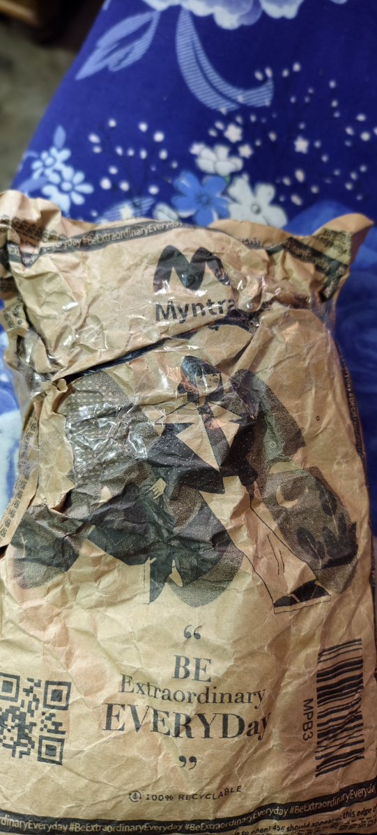 Gaurabh09's tweet photo. Seriously @myntra @MyntraSupport This is the kind of packaging you guys do..?? Torn off package with tapes on it what kind of rubbish is this https://t.co/op4dugANTp