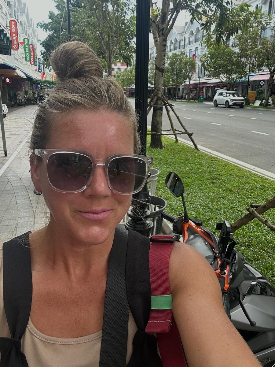joilmap8's tweet photo. Just had a Thai massage that stretched, bent, and worked every muscle. She even stood on me. I feel a million times better. What an experience. https://t.co/GskwtEGdF0
