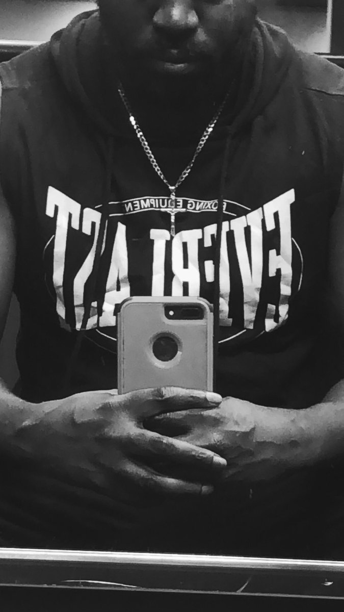 ILL_Y's tweet photo. Another Night in Paradise 🏝️ #workout #planetfitness #keepgrinding #aboutlastnight https://t.co/3VJktjYtpo