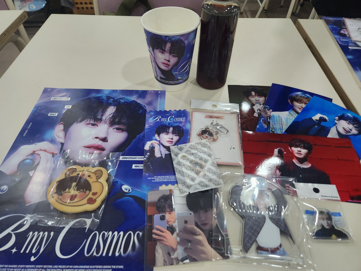 gwonhyojeong3's tweet photo. "우리 함께한 지 벌써 5년!
축 데뷔 5주년! 🥳✨
벌써 5년이라니 시간이 정말 빠르네.
늘 응원하고 사랑해 💛
멋진 공간 감사합니다 🫶
#이병찬
#B_MY_COSMOS https://t.co/LdmiLIRz4j