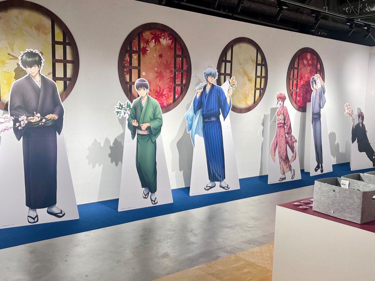 KYOTO_IPSHOTEN's tweet photo. ／
大好評開催中‼️
『銀魂』TSUTAYA POP UP SHOP
＼

京都 IP書店では、ギャラリースペースを活かした会場装飾やフォトスポットが登場✨
新規描き下ろしイラストを使用した新作グッズをぜひお見逃しなく‼️

📍京都IP書店
🕣8:30〜21:00

#gintama #銀魂 https://t.co/8ZXrsoYvFD