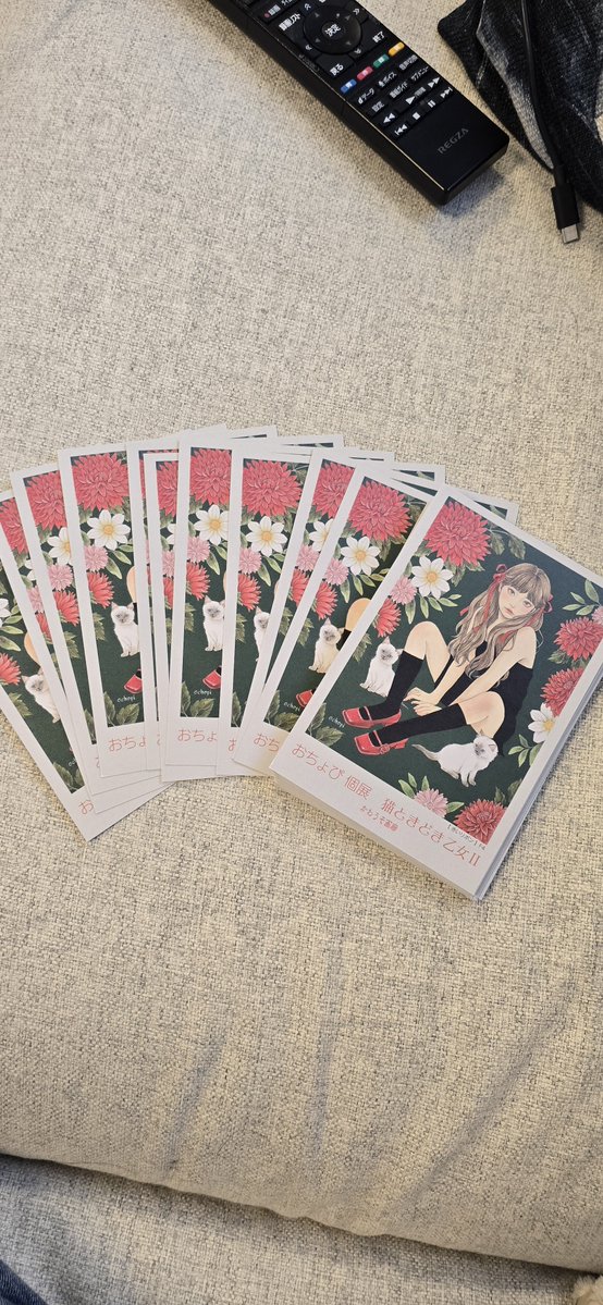 tagomagoooooo's tweet photo. 個展のDMが出来上がりました！
🌼おちょぴ個展　｢猫ときどき乙女Ⅱ｣
2026年11月7日(土)～11(水)
13:00～18:00　最終日16:00閉場
かわうそ画廊
東京都中央区新富1-8-11
TEL　03-3552-0550

お近くにお越しの際はぜひぜひお立ち寄りくださいませ！
どうぞよろしくお願いいたします🙇‍♀️ https://t.co/2U9BrzgRji
