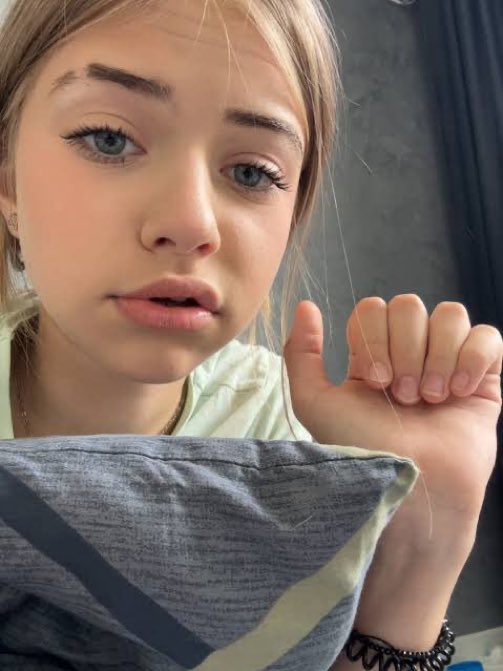 Dashaloni's tweet photo. Be honest, would you stay with me? https://t.co/FJAt5idgQN