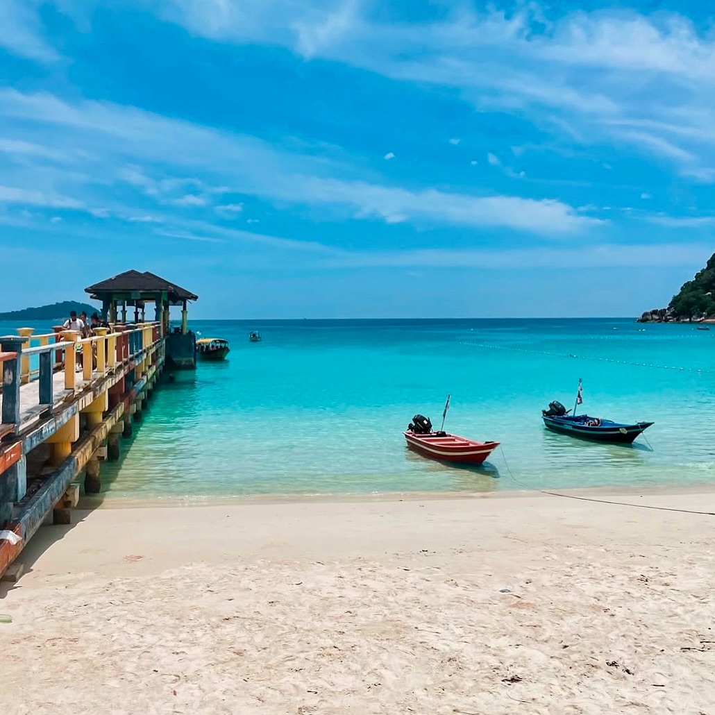 chuliracing's tweet photo. Malaysia’s Perhentian Island: crystal-clear waters, vibrant marine life, and pure tropical escape. https://t.co/xMuQrMSQTJ