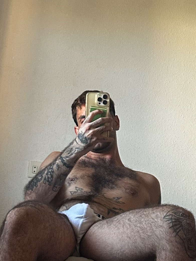 xuxixuxito's tweet photo. una guarra https://t.co/woYi9sown5