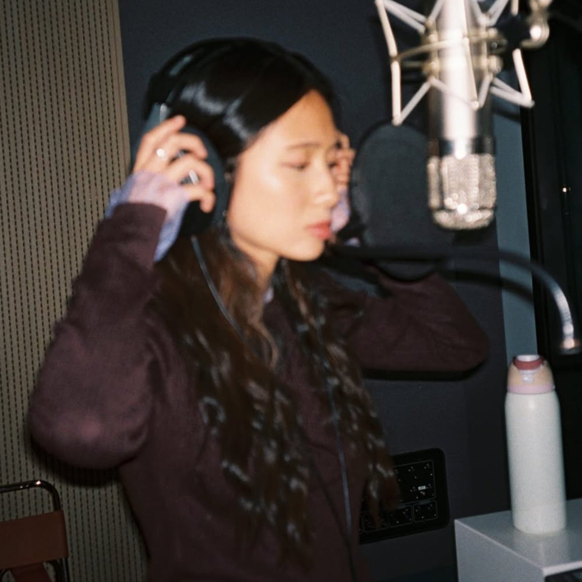 iPopBase's tweet photo. NIKI is set to drop a Spotify Holiday Single at midnight. https://t.co/ll6wcoDve0