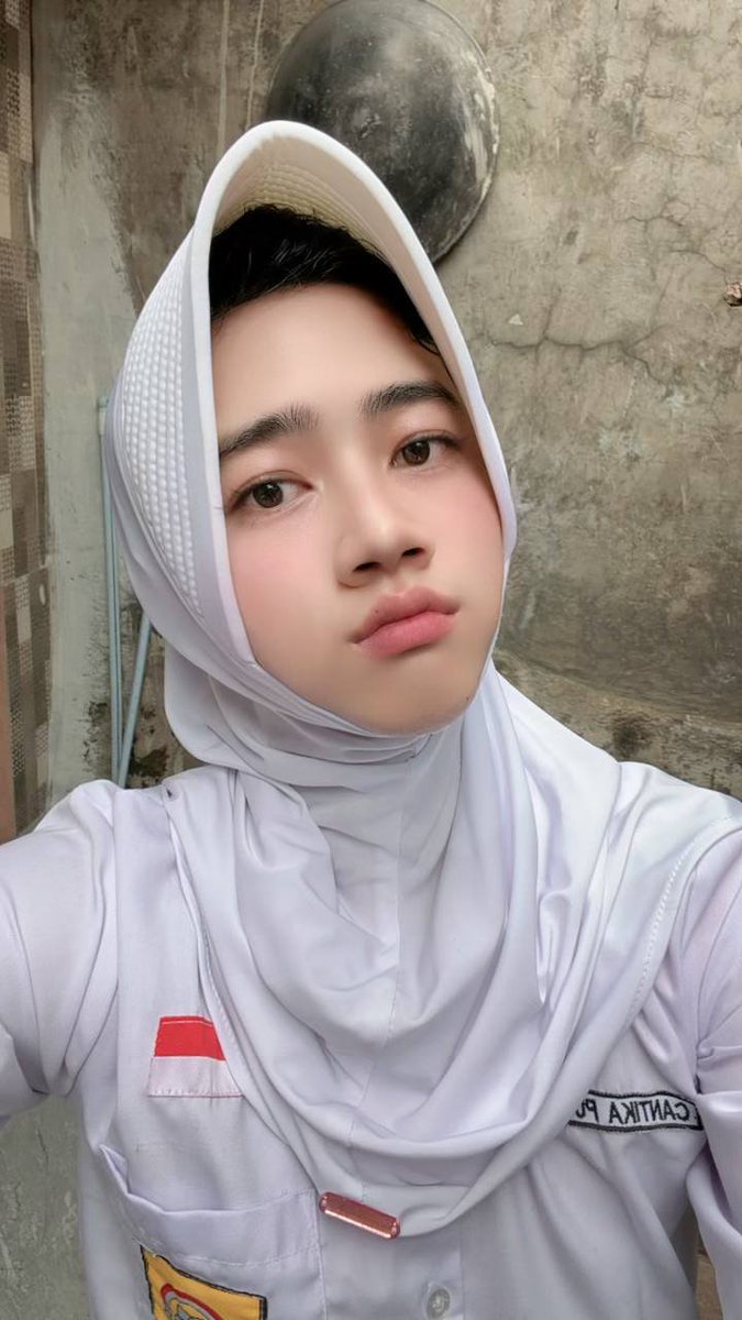 aliyaacantikk's tweet photo. cding bareng? telanjang bareng? apa langsung ngewe? #cderhijab #cderbergosport #kerudungbergo #waria #shemale https://t.co/VCIKCRnlIh