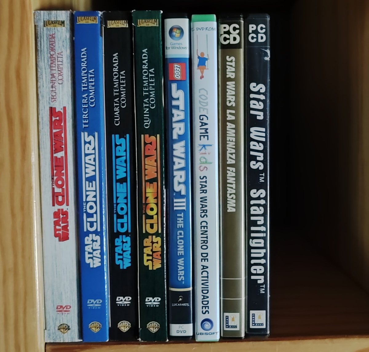 EscribaSith's tweet photo. Hoy en #PornoBaldasStarWars

La colección de DVD y un poquito de juegos de PC

#StarWars https://t.co/Dcj7MJCUEX