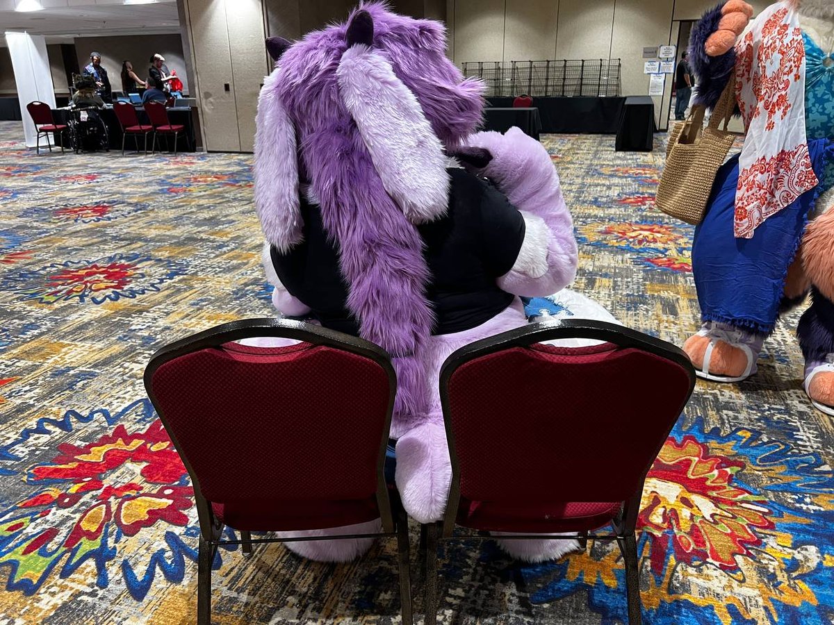MommaMulberry's tweet photo. and yes, it do take up 2 seats

🪑🪑
#BLFC https://t.co/QSDigkHNMK