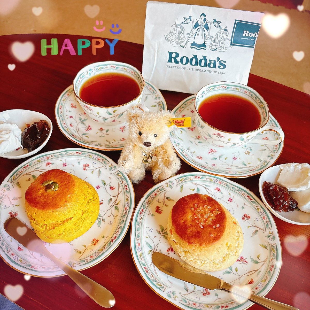 yumip_901's tweet photo. 連休明けのんびりお家ティータイム𖤣𖤥𖠿𖤣𖤥·͜·♡
銀座三��のロダスで買ってきたスコーンでクリームティー🫖🍪
パンプキン🎃と金木犀オレンジ🍊❁⃘*.ﾟよい香り♪
お洒落カフェもいいけどお家が好き🫧 https://t.co/orpcKE4rOf