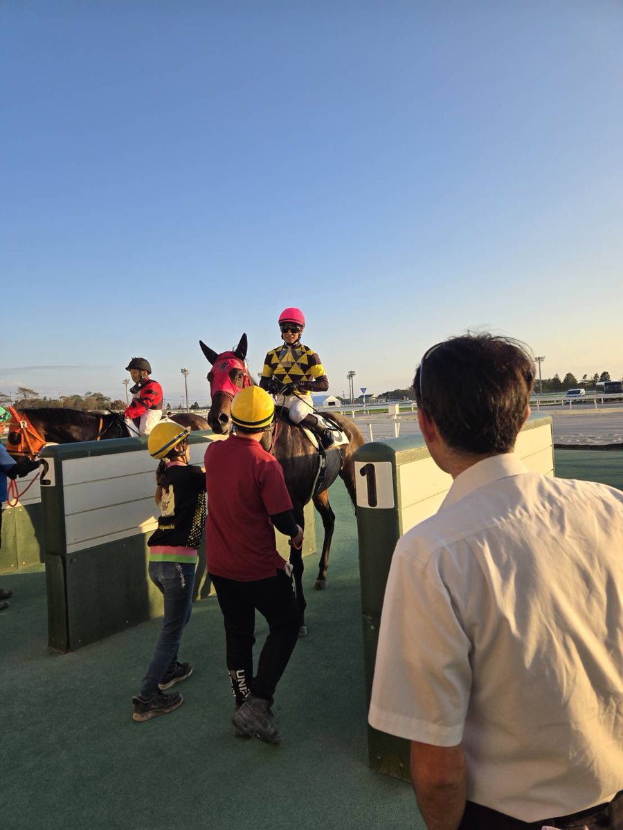 Farm_Versailles's tweet photo. サルデグラス🐴
道営で優勝しました🏆
念願の北海道で一勝👏👏
泣ける😭😭ありがと🐴

わたし、、、
馬輸送してたので
現地に応援にいけなかった…
念願の口取り写真は社長だけになりました🥲 https://t.co/aOUGlS8Dss