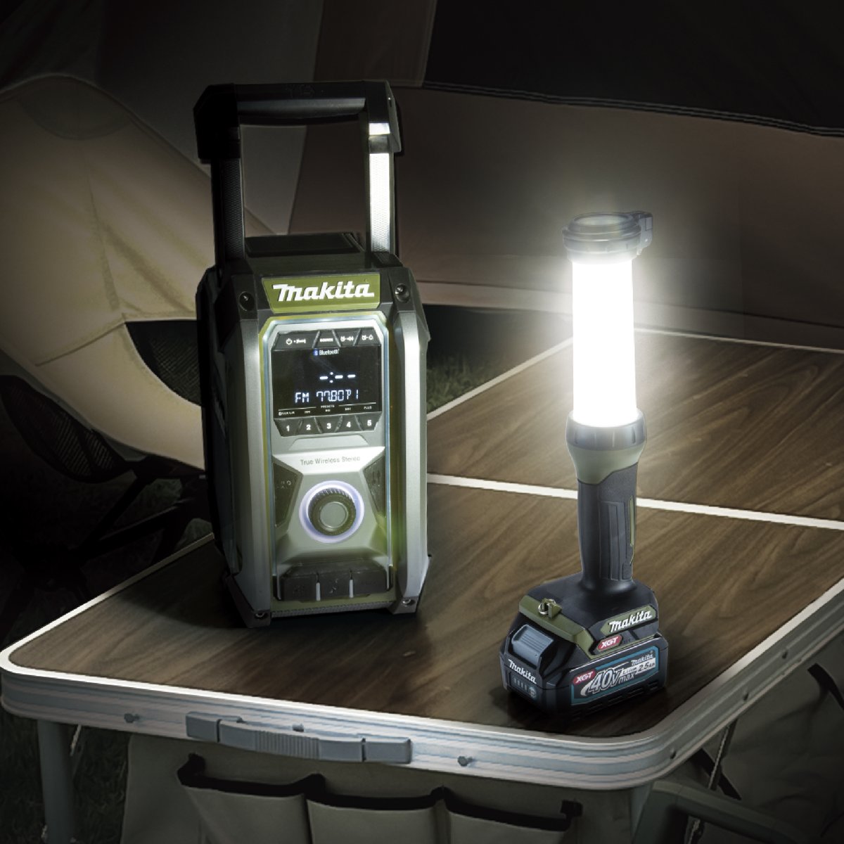 makita_jp_'s tweet photo. ◤━━━━━━━━━━◥
工具だけじゃない！
🔋マキタの充電製品🔋
◣━━━━━━━━━━◢

マキタといえば電動工具のイメージが強いかもしれませんが、実は工具以外にも同じバッテリで使えるさまざまな充電製品を展開しています。

例えば…

🔹お掃除に便利な充電式クリーナ
🔹行楽やアウトドアで活躍する充電式保冷温庫
🔹日常から防災まで幅広く使える充電式ワークライト
🔹落ち葉掃除に便利な充電式ブロワ

など。

これからの季節に活躍する製品も多数ラインナップしています🍂

詳しくはマキタホームページの製品一覧をチェック👇
https://t.co/C1pWAHmxWo

※使用できるバッテリは製品により異なります。詳しくは各製品ページの「バッテリ、充電器」をご確認ください。

#makita #マキタ