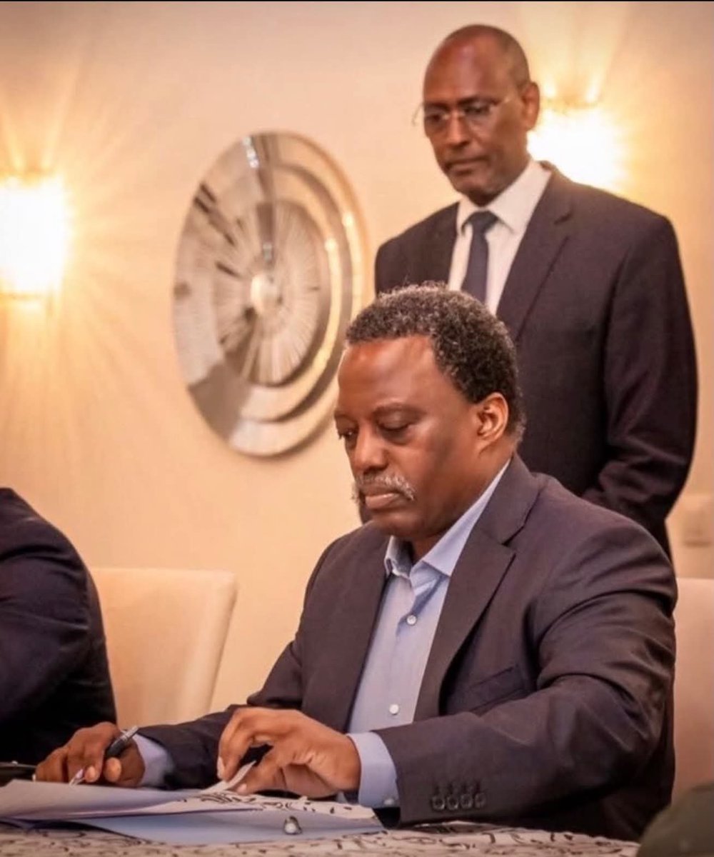 PARRAIN_CONGO's tweet photo. IVUKA RYA FRONT POUR LA REFONDATION DE LA NATION (FRN)

Umutwe mushya wa politiki n’igisirikare witwa Front pour la Refondation de la Nation (FRN) watangijwe ku mugaragaro i Goma kuri uyu wa Mbere, tariki ya 12.10. 2026. Uyu mutwe mushya usimbuye AFC/M23/Twirwaneho https://t.co/PYwaZYPLor