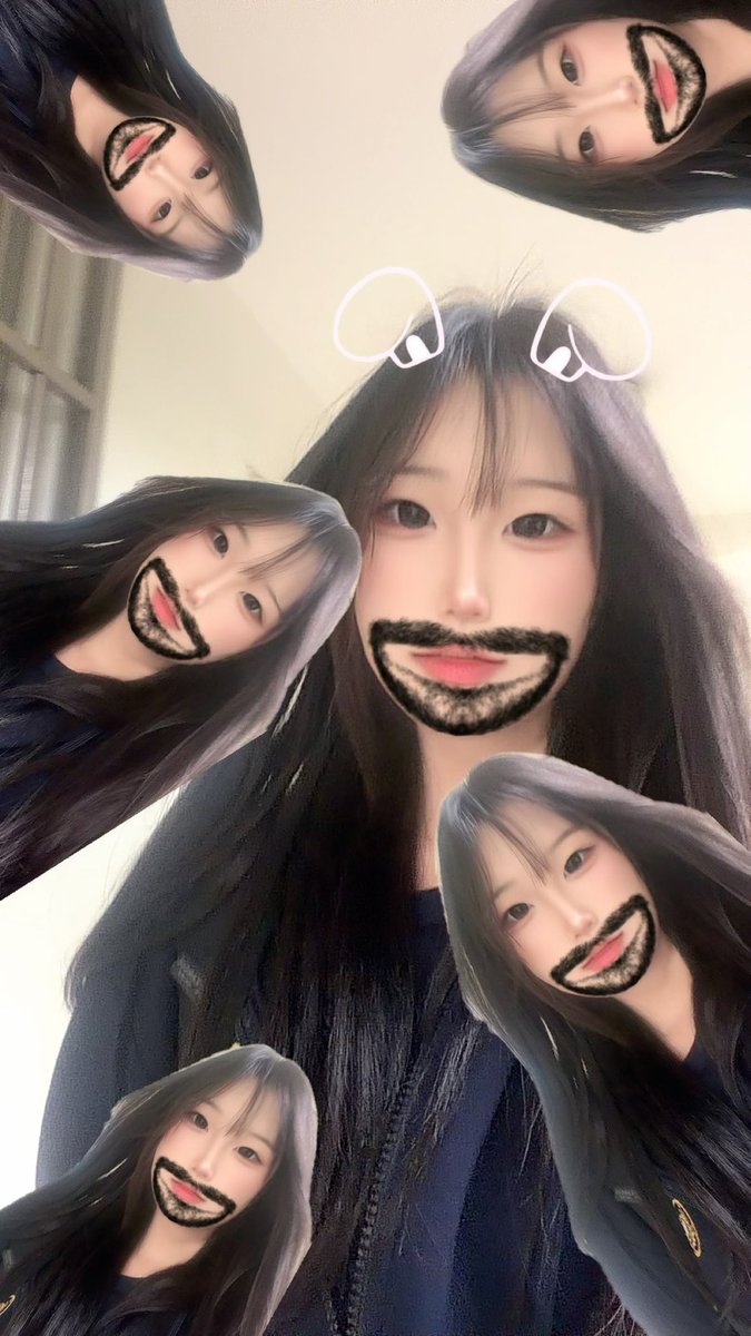8oxvll's tweet photo. 귀뚫는거아픈가여 https://t.co/341R6JFBqW