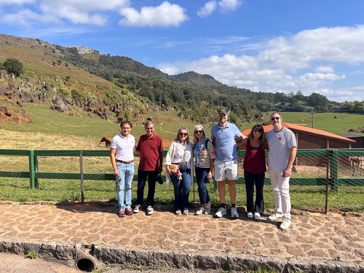 fundacionMdV's tweet photo. 💚Hemos apoyado una jornada de convivencia en el @PCabarceno para niños y niñas con problemas respiratorios y sus familias🦒🌿 

Una experiencia para desconectar de la rutina, disfrutar de la naturaleza y compartir experiencias con otras familias

ℹ️https://t.co/fX9Jhue4eD https://t.co/D2ldYbhDsT