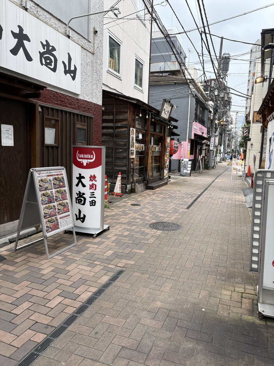EdScheckler1's tweet photo. Back streets of Shiba, Minato-ku. https://t.co/l6qCaR1ULU