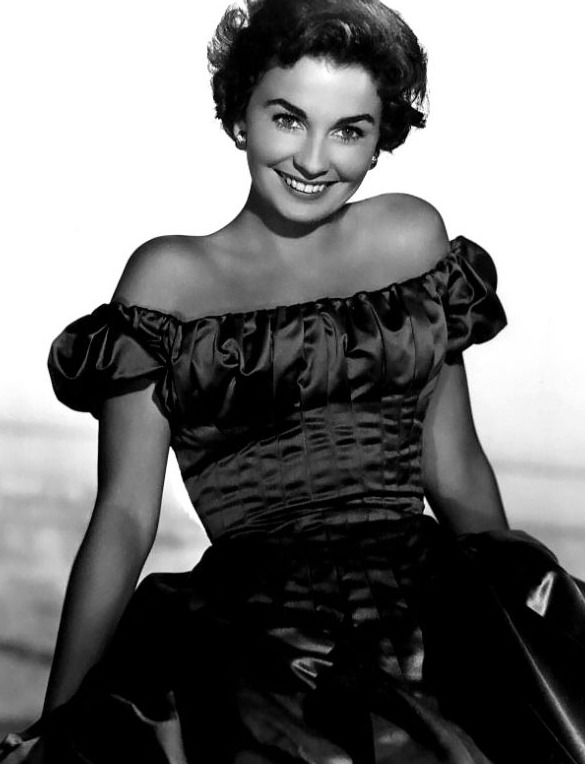 oldmovieactress's tweet photo. Absolute classic Hollywood elegance! The radiant Jean Simmons shining in a stunning portrait from the silver screen era. Her timeless grace and talent continue to capture our heart https://t.co/dJiQVLQ8mB
