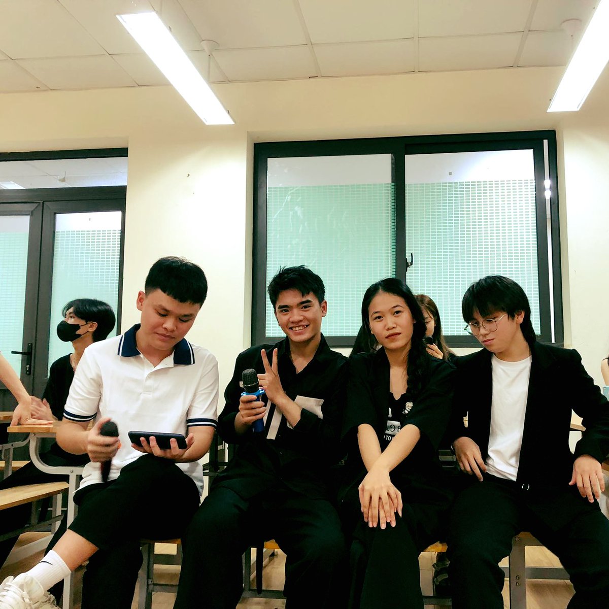 MarileneDeus's tweet photo. Khoảnh khắc ngẫu hứng, đầy năng lượng của Team K7 Quản trị Khách sạn tại sự kiện. https://t.co/HdOKwtPp8R
