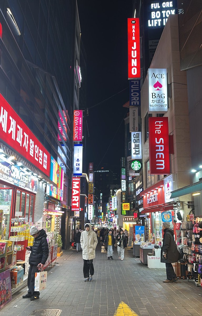 mi_zzzq's tweet photo. 今年の初めに行った韓国🇰🇷
近いうちに行きたいな🥲
#日常垢 #日常垢さんと繋がりたい https://t.co/oqAmGSgDN4