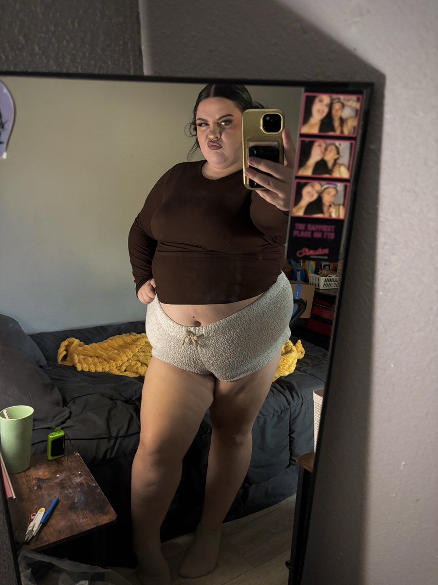 madison2hated's tweet photo. yall like my cozy fall jammie’s?  

#bbw #chubbygirl #thickthighs #whitegirl #fall #pajamas #thick #belly https://t.co/4WP1RQdREH