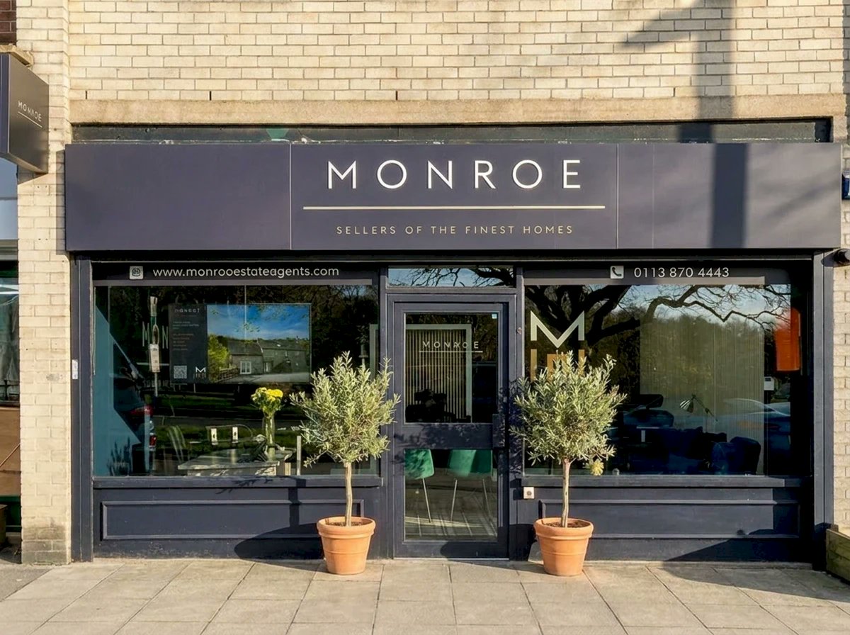 JLifeMagazine's tweet photo. JLIFE READERS CAN ENJOY 2% OFF OUR FULLY MANAGEMENT SERVICE

Not getting the service you desire from your current letting agent? Monroe Lettings offers a tailored, professional service for landlords across Leeds: https://t.co/xlbB77G5cI

#Leeds #LettingAgent #Landlords https://t.co/o7xwjso6DV