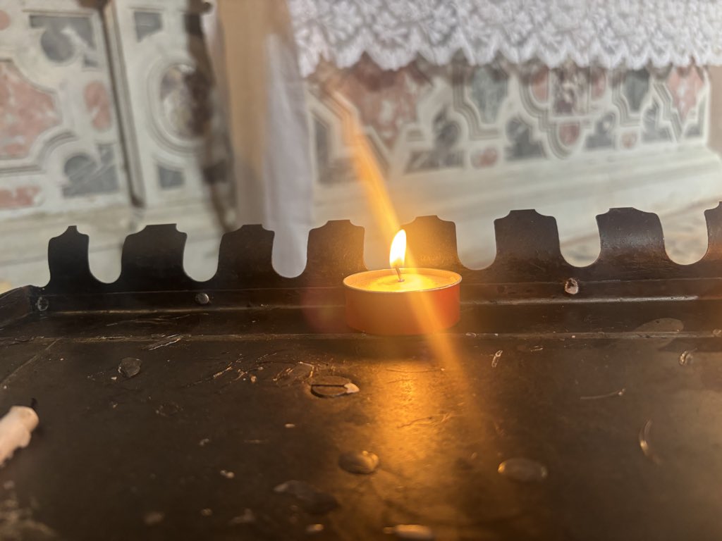 LeslieMarshall's tweet photo. Mama I miss you sooo much and it hurts so bad… as I continue my journey through your homeland of Italy, I lit a candle in memory of you in #stmarkssquare in #venice today… your light will forever shine https://t.co/wFia4iOVNa