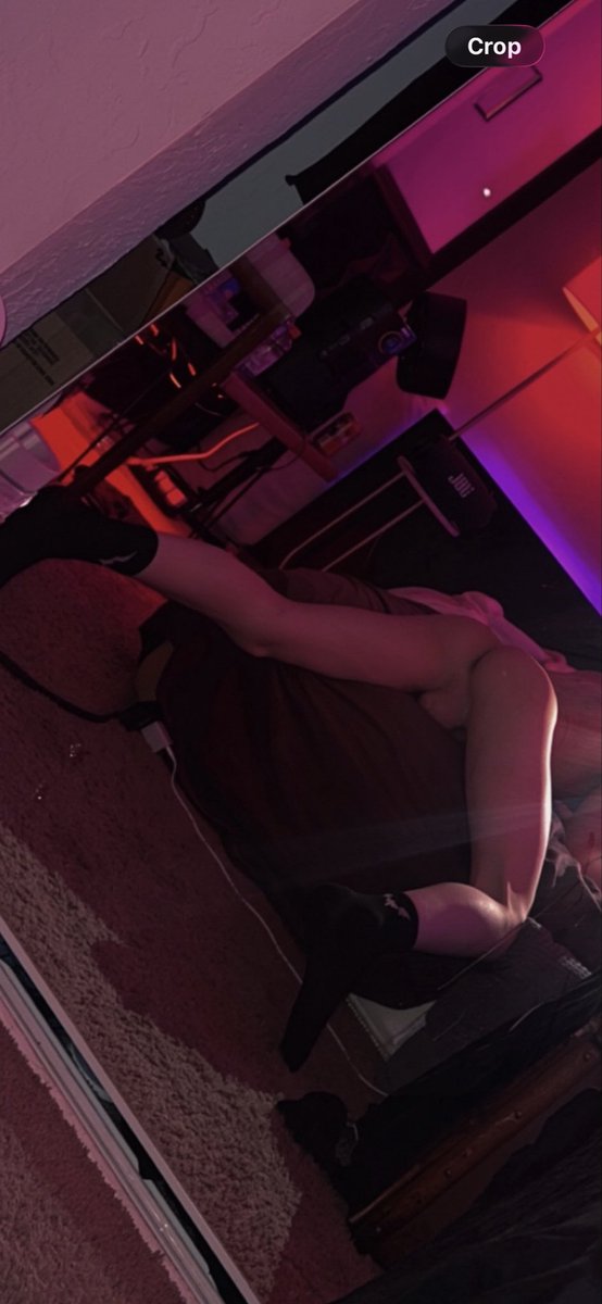 prettyboyvamps's tweet photo. Red lights, black socks, and my legs up just for you 😈🔥
~
#az #phoenix #gay #gaynsfw #mlm #chudia #latino #twink #teen #prettyboy #cuteboy #slim #dick #cock #smooth #smoothbutt #hmu #dtf #sexy #gaysub #bottom #verse #Altboy #Fitboy #bootypic https://t.co/Lj2KelDy3D