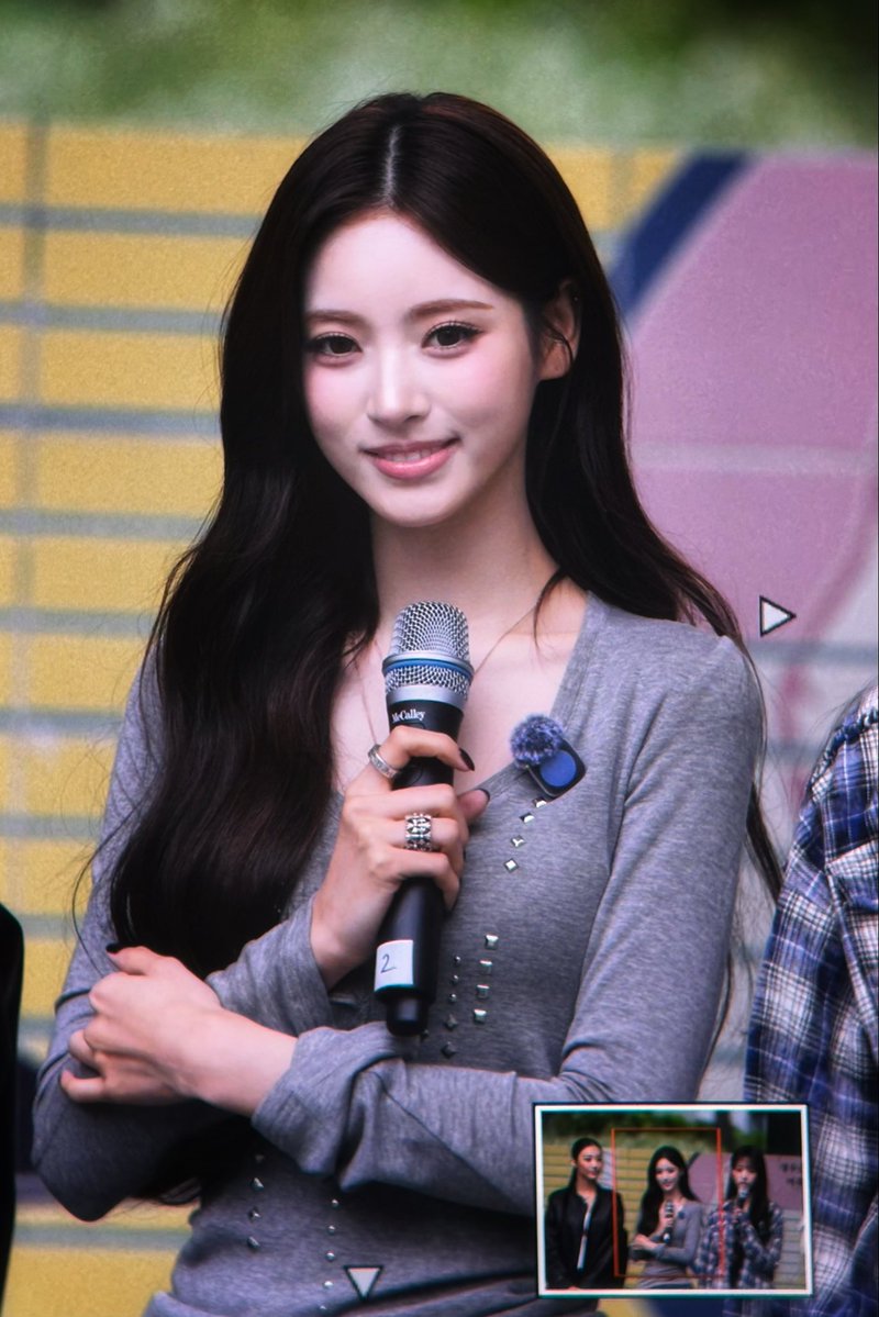 sheoryu's tweet photo. 261013
#Anna #안나 #MEOVV #미야오 https://t.co/eKJxcHaAcC