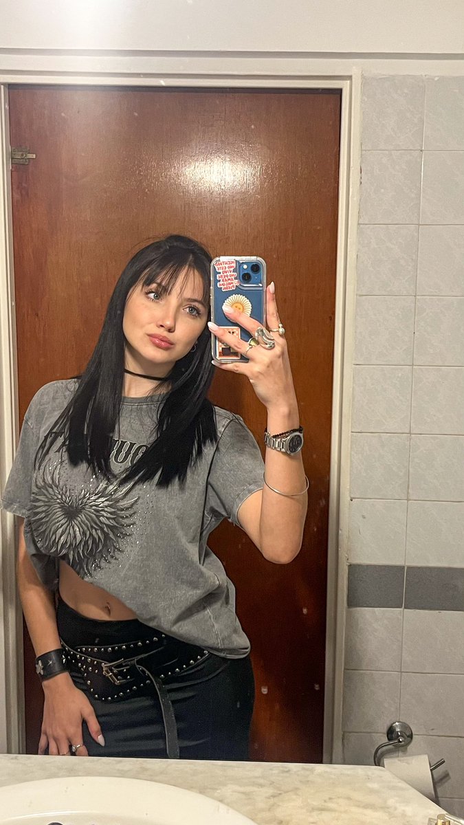 milliebitelip's tweet photo. got dressed with nowhere to go… somebody better invite me somewhere cute before i change back into pajamas 😭 https://t.co/vGk9zTdnOn