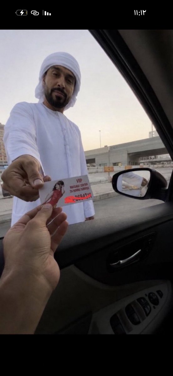 yzyd85's tweet photo. @urmix9 بس تصدقين ياجاريه ابوك يحمل شنط واخوك يجر عليكم اهين شرفكم ههههههههههههههههههههه https://t.co/IrqxTbTdrX