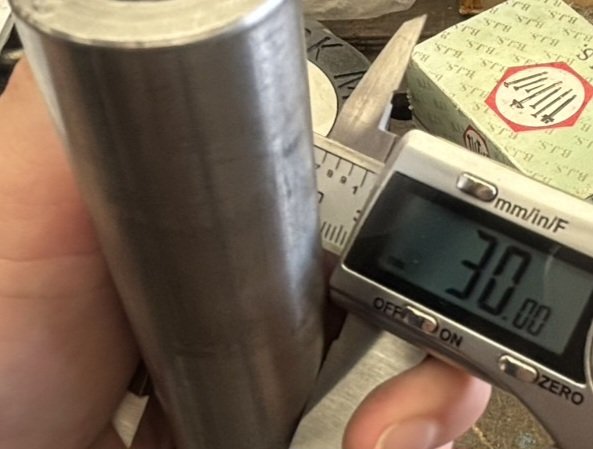 SimMakesStuff's tweet photo. Black bar in. Mirror finish out.

Grinding is how you get a tight diameter you can trust. 30.00 on the caliper.

Use it only as and when function demands.

Never gets old. https://t.co/6jy1PwZaw9