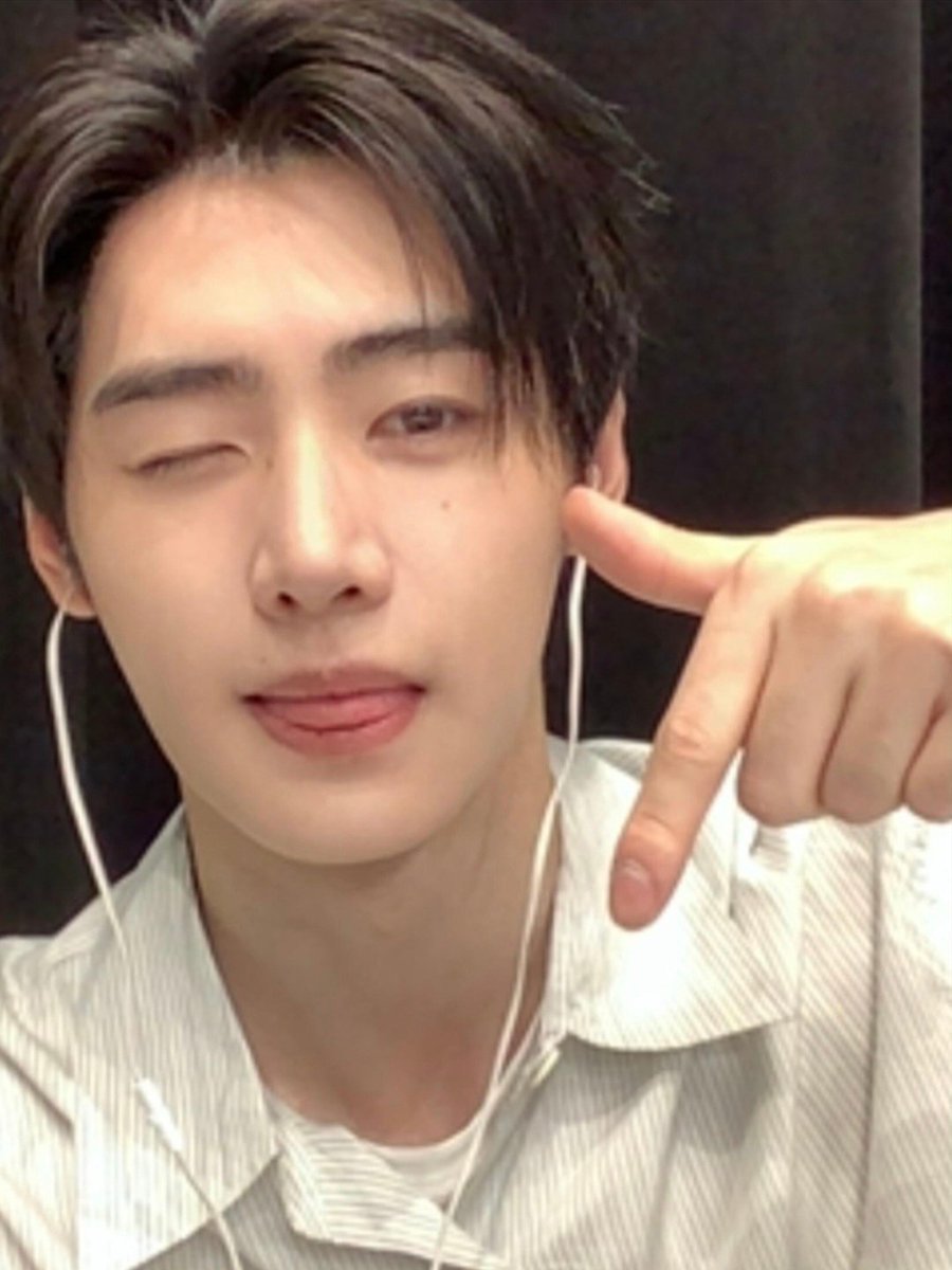 sieungje's tweet photo. (╥﹏╥) https://t.co/6EU3HLT6kD