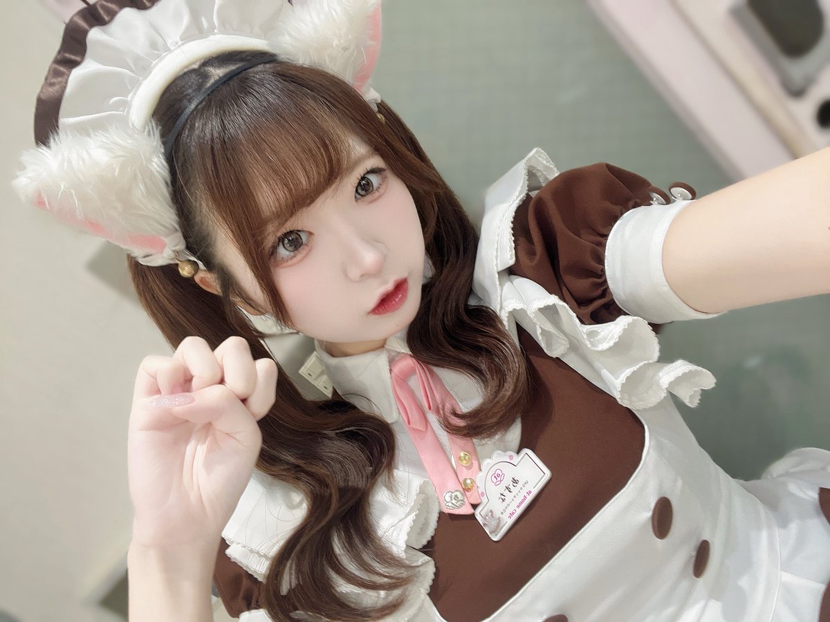 maid_asuna's tweet photo. 気付いてないのかにゃ？♡꜀(^. .^꜀  )꜆੭ https://t.co/l8MUN2o01Y