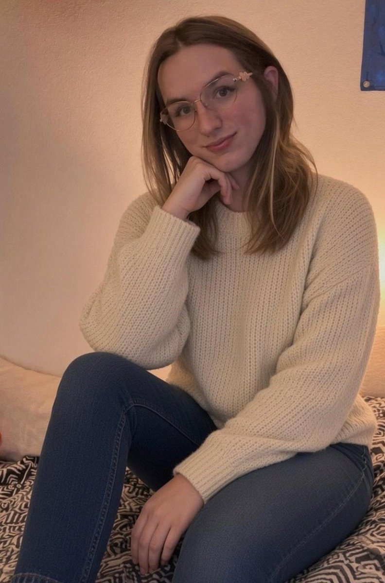 TSvictoria4's tweet photo. If a transgirl sends you a DM, would you reply? 🏳️‍⚧️ ⠀⃝      

Yes ⠀⃝       

No ⠀⃝       

Depends ⃝ https://t.co/Hfkq6HPGAC