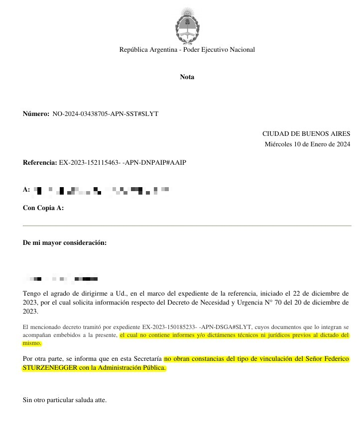 arilijalad's tweet photo. Esta es la confesión de Milei de que el DNU 70/2023 es nulo.
Respuesta oficial:
1) no hubo dictámenes técnicos
2) @fedesturze no era funcionario cuando lo escribió
Son 2 violaciones al artículo 7 de la ley de Procedimiento Administrativo, lo cuál lo transforma en nulo. Los decretos los tienen que escribir funcionarios y estar sustentados en dictámenes de cada área del Estado.
Nada de eso pasó.
Lo publicamos en @eldestapeweb https://t.co/aSW3tiJEwG
