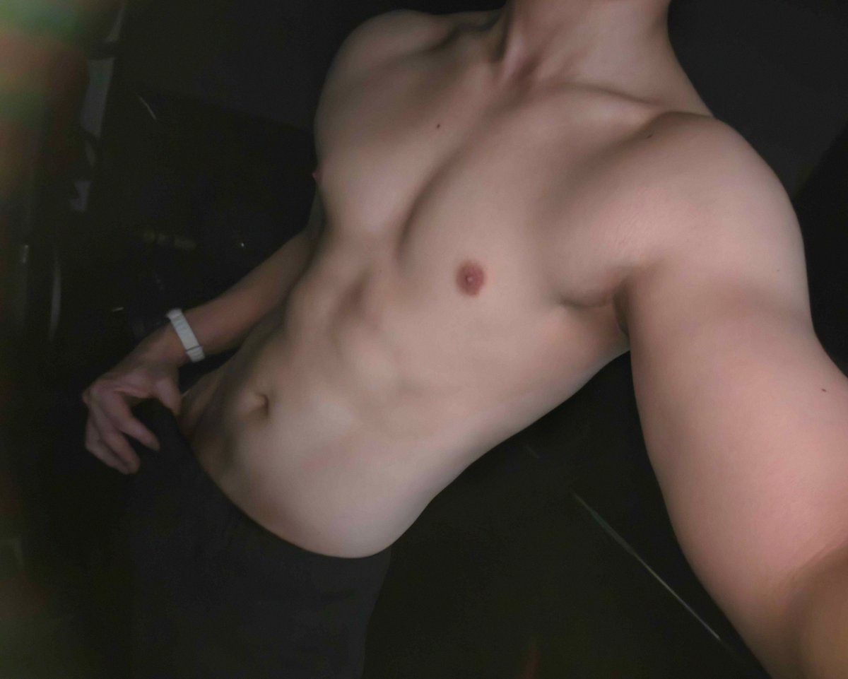YourMafiaBF's tweet photo. Late night sweats 💦 https://t.co/Cu1lWbGJGR