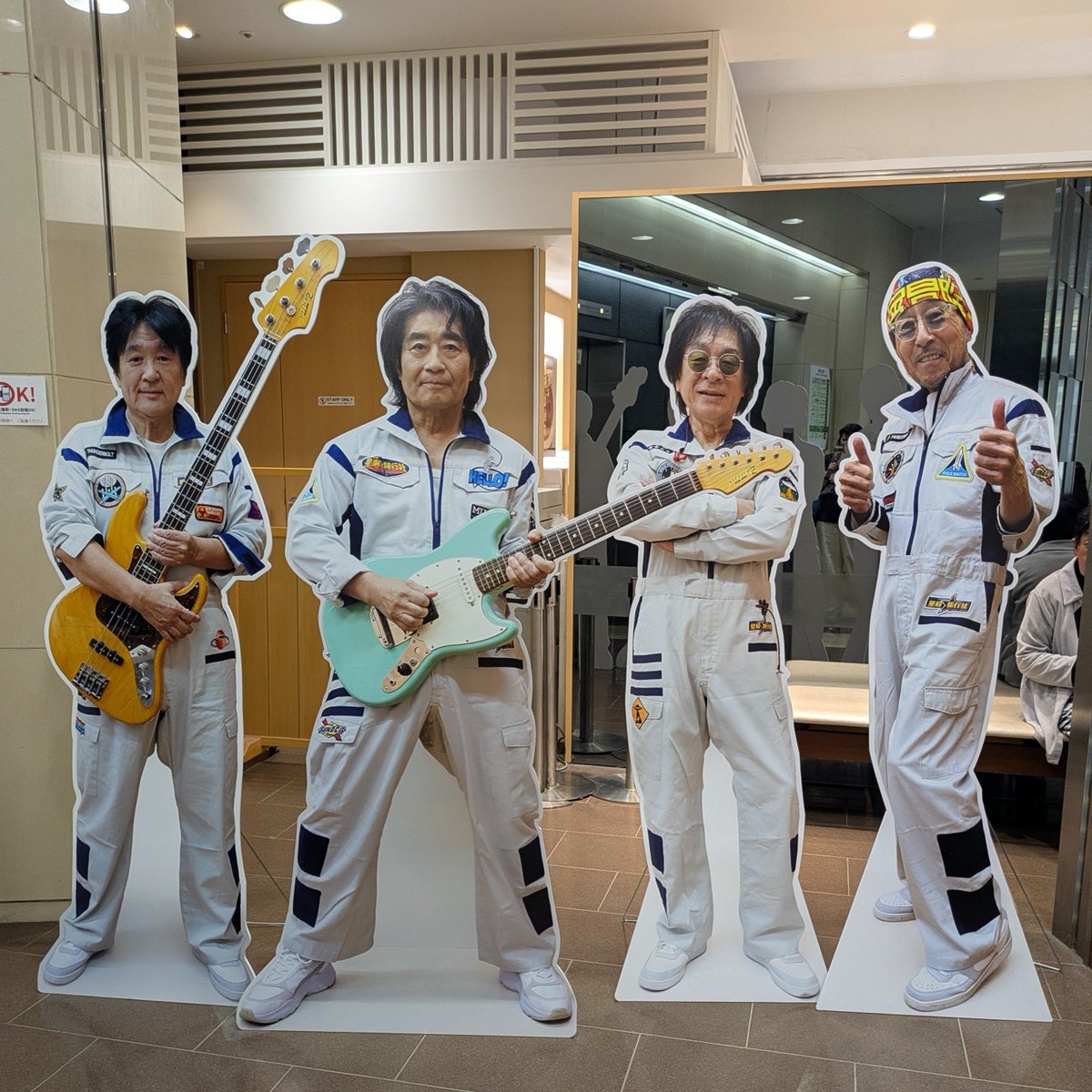 SKOSNK28's tweet photo. ライブへ行く前に、
八木橋百貨店へ☆
パーカーはここでGET！

キーホルダー
欲しかったなぁ…♡ https://t.co/gehPyxSDzo