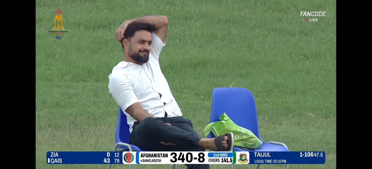 Dhameniya099's tweet photo. @ACBofficials saves a match... brilliant batting..👏👏👏👏 #QaisAhmad #RahmatShah #SAtal
#AFGvBD https://t.co/s4bG0lBu0x
